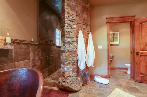 19586 Green Lakes Loop, Bend, OR 97702 photo 22