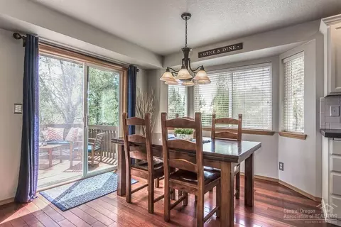 950 NE Locksley Dr, Bend, OR 97701 photo 5