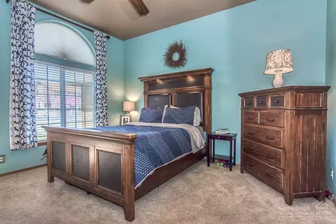 950 NE Locksley Dr, Bend, OR 97701 photo 11