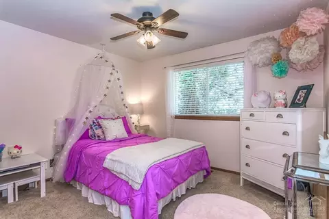950 NE Locksley Dr, Bend, OR 97701 photo 15