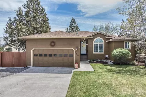 950 NE Locksley Dr, Bend, OR 97701 photo 1