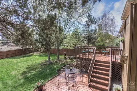 950 NE Locksley Dr, Bend, OR 97701 photo 21