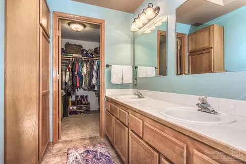 950 NE Locksley Dr, Bend, OR 97701 photo 13