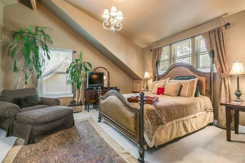 209 NW 16th St, Bend, OR 97703 photo 13
