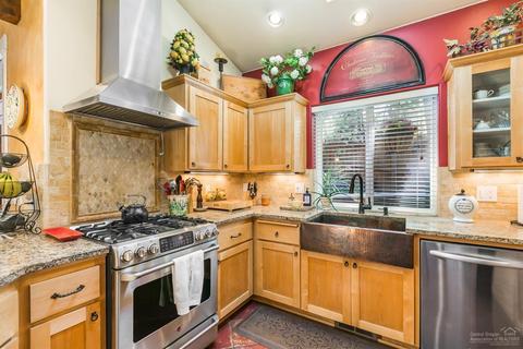 209 NW 16th St, Bend, OR 97703 photo 9