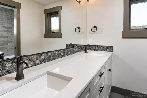 61360 Lost Hollow Loop, Bend, OR 97702 photo 21