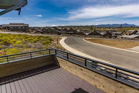61360 Lost Hollow Loop, Bend, OR 97702 photo 14