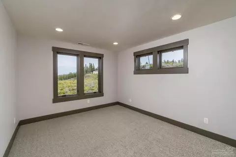 61360 Lost Hollow Loop, Bend, OR 97702 photo 22