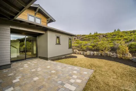 61360 Lost Hollow Loop, Bend, OR 97702 photo 24