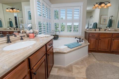 61303 Gorge View St, Bend, OR 97702 photo 11