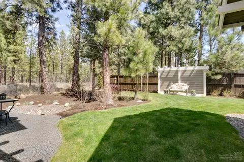 19104 NW Chiloquin Dr, Bend, OR 97703 photo 23
