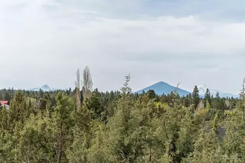 66538 Ponderosa Loop, Bend, OR 97703 photo 5