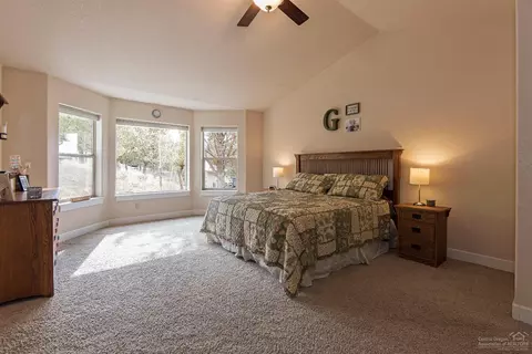 66538 Ponderosa Loop, Bend, OR 97703 photo 13