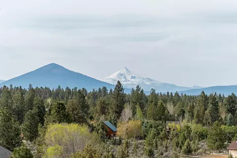 66538 Ponderosa Loop, Bend, OR 97703 photo 2