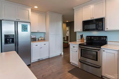 66538 Ponderosa Loop, Bend, OR 97703 photo 9