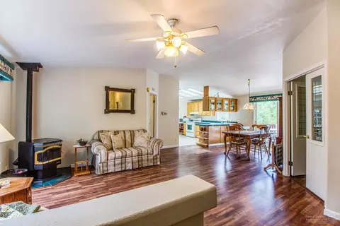 15985 Dawn Rd, La Pine, OR 97739 photo 6