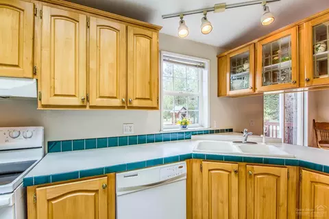 15985 Dawn Rd, La Pine, OR 97739 photo 8