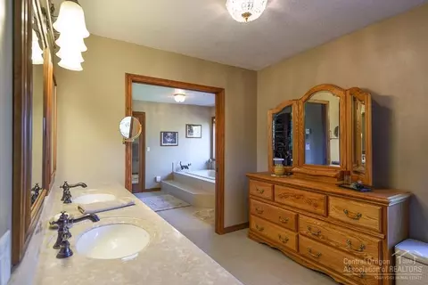 64169 Highway 20, Bend, OR 97703 photo 22