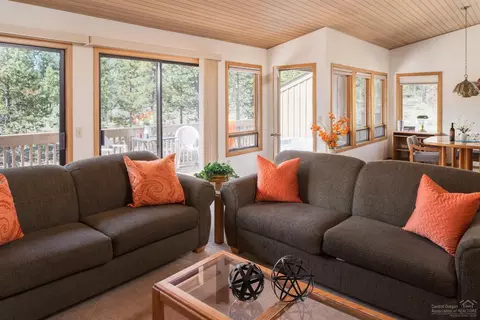 57671 Poplar Loop, Sunriver, OR 97707 photo 3