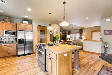 61448 Elder Ridge St, Bend, OR 97702 photo 3