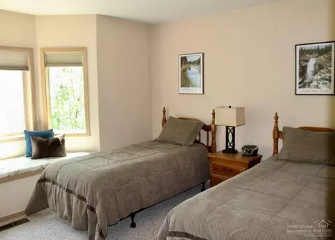 57389 Beaver Ridge Loop, Sunriver, OR 97707 photo 8