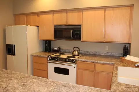 57389 Beaver Ridge Loop, Sunriver, OR 97707 photo 5