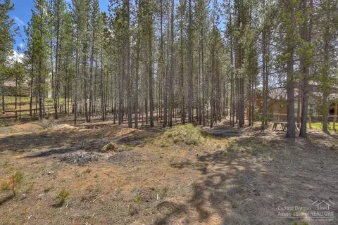 16396 Beaver Dr, Bend, OR 97707 photo 3