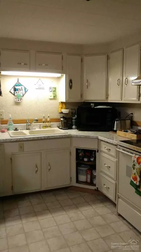 16906 Downey Rd, Bend, OR 97707 photo 7