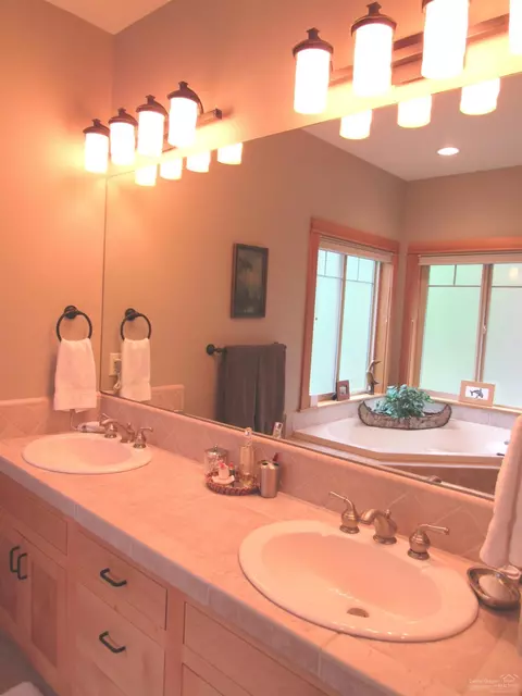 474 E Wapato Loop, Sisters, OR 97759 photo 15