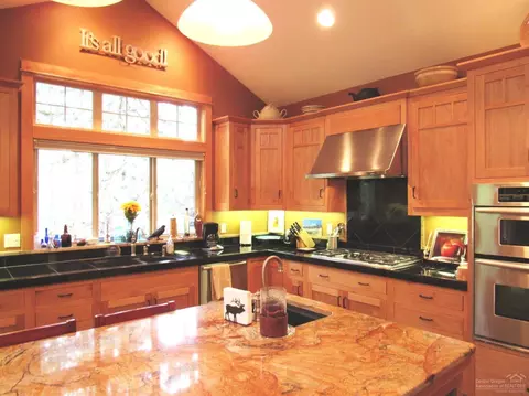 474 E Wapato Loop, Sisters, OR 97759 photo 9