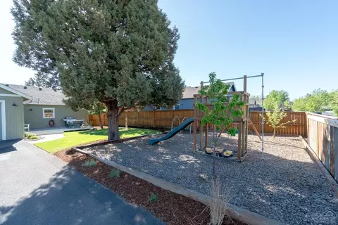 20670 Beaumont Dr, Bend, OR 97701 photo 23