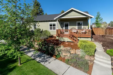 20670 Beaumont Dr, Bend, OR 97701 photo 1