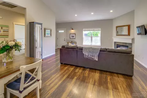 20670 Beaumont Dr, Bend, OR 97701 photo 7
