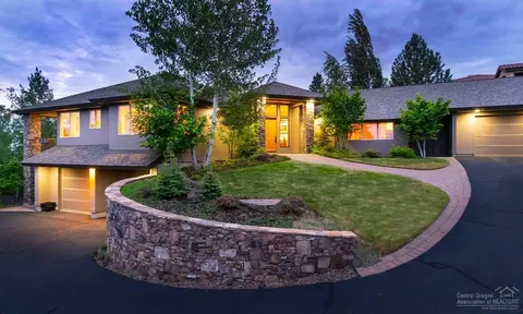 702 NW Stonepine Dr, Bend, OR 97703 photo 1