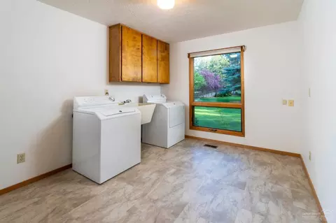 20950 King David Ave, Bend, OR 97702 photo 17
