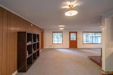 61572 River Rd, Bend, OR 97703 photo 6