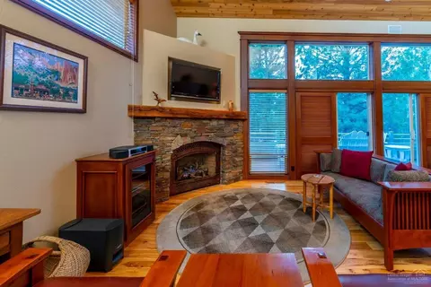 19638 Painted Ridge Loop, Bend, OR 97702 photo 2