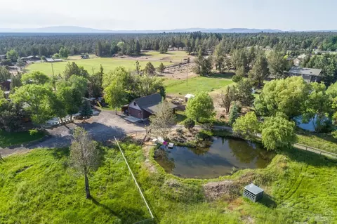 62770 Stenkamp Rd, Bend, OR 97701 photo 2