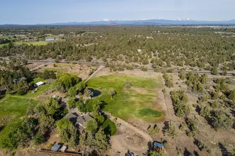62770 Stenkamp Rd, Bend, OR 97701 photo 1