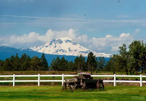 65950 93rd St, Bend, OR 97703 photo 2