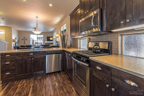 20843 Gateway Dr, Bend, OR 97702 photo 8