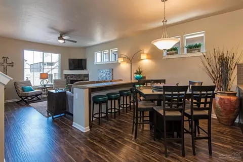 20843 Gateway Dr, Bend, OR 97702 photo 5