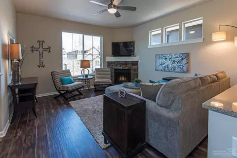 20843 Gateway Dr, Bend, OR 97702 photo 4