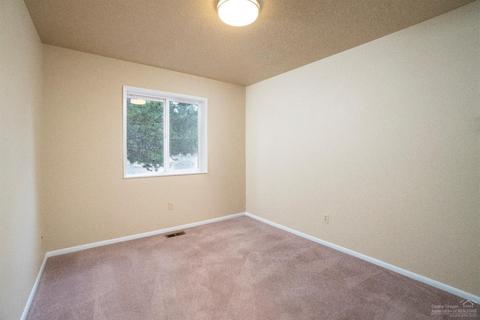 52667 Meadow Ln, La Pine, OR 97739 photo 9