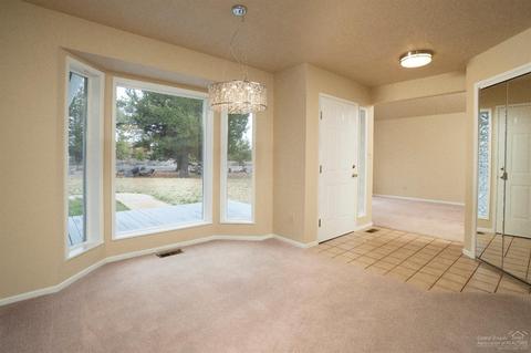 52667 Meadow Ln, La Pine, OR 97739 photo 4