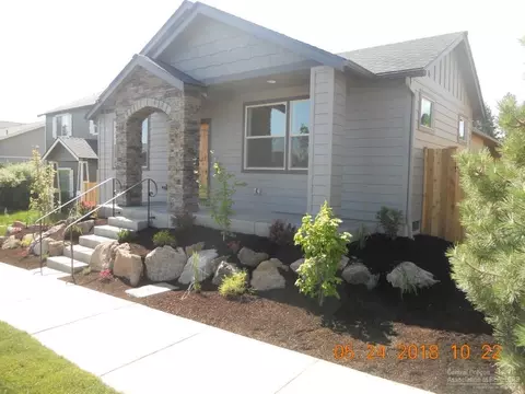 20021 SW Voltera Pl, Bend, OR 97702 photo 3