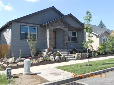 20021 SW Voltera Pl, Bend, OR 97702 photo 2