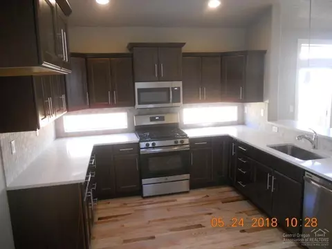 20021 SW Voltera Pl, Bend, OR 97702 photo 12