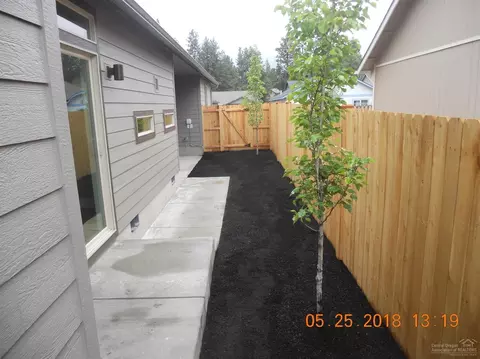 20021 SW Voltera Pl, Bend, OR 97702 photo 9