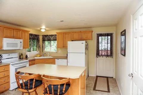 63181 Lancaster St, Bend, OR 97701 photo 6